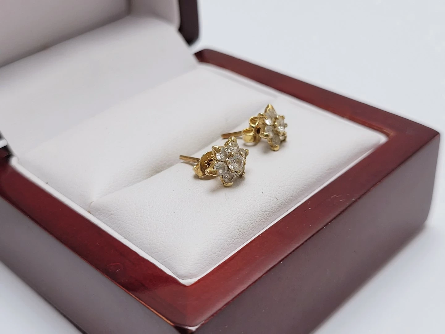 zlote-kolczyki-kwiatki-123g-pr585-stan-11323-2