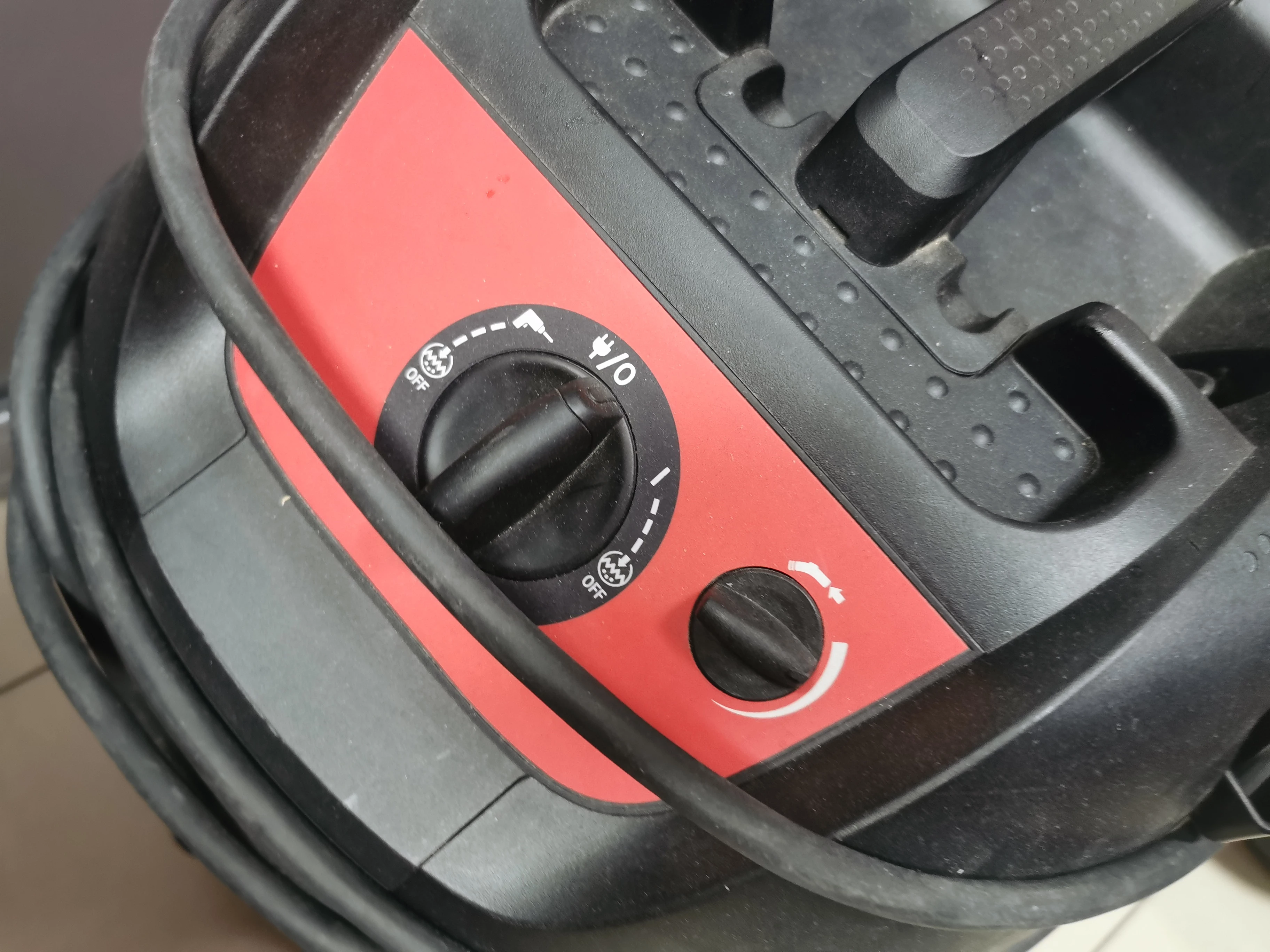 odkurzacz-przemyslowy-bezworkowy-flex-s44-pojemnosc-zbiornika-42