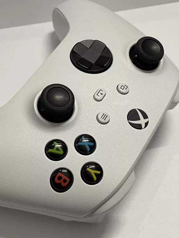 PAD DO XBOX ONE BIAŁY KOMPLET