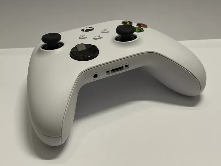 pad-do-xbox-one-bialy-komplet-stan-uzywany