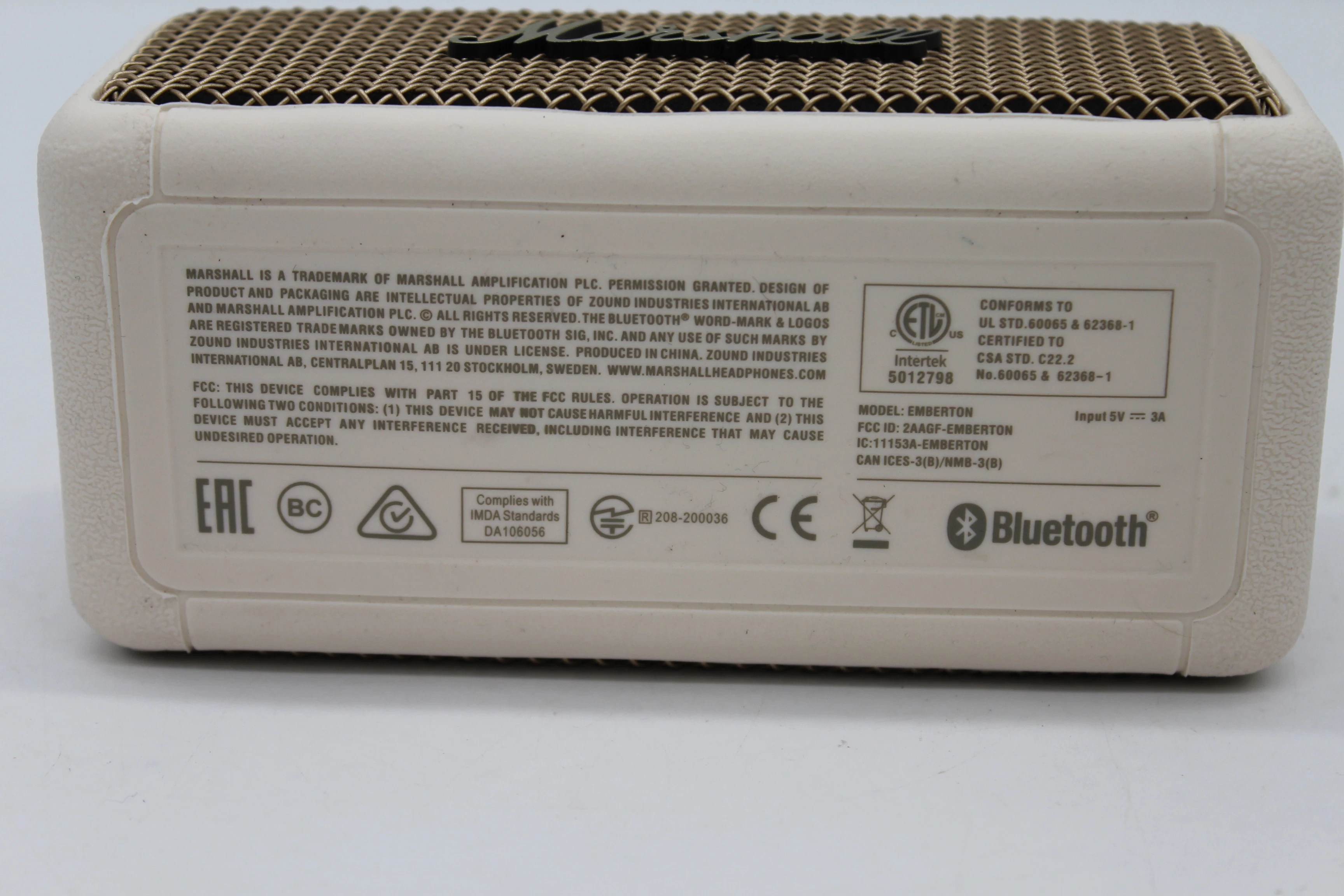 glosnik-przenosny-marshall-emberton-funkcje-odpornosc-na-zachlapanie