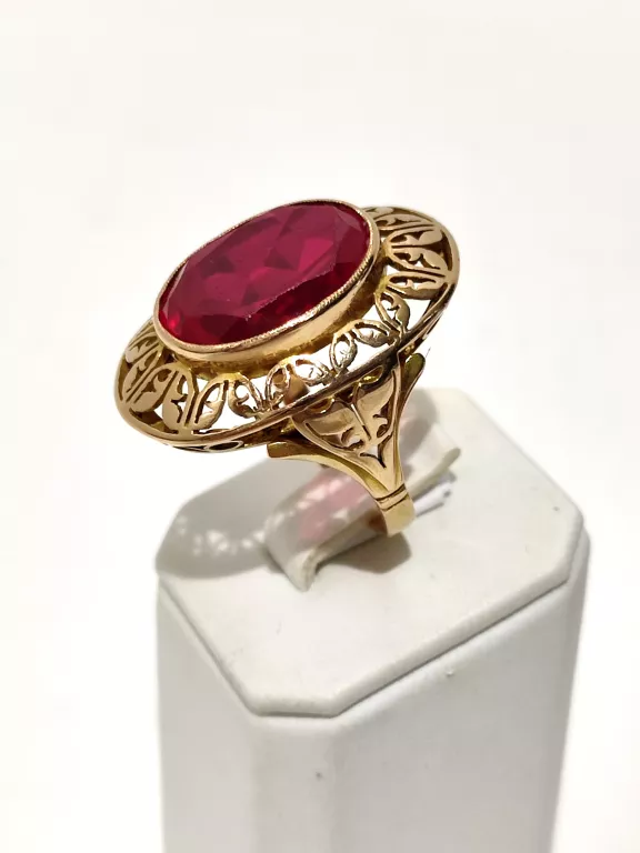 ELEGANCKI ZŁOTY PIERŚCIONEK Z DUŻYM RUBINEM |585| |R.16|