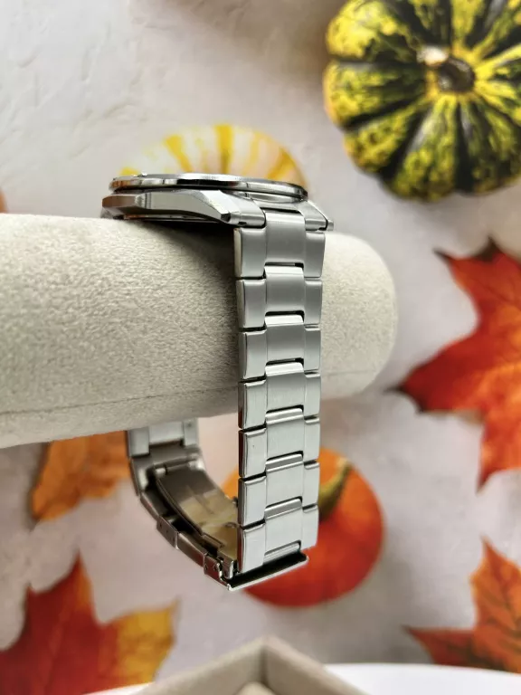 ZEGAREK EQB 1000 CASIO EDIFICE 5604