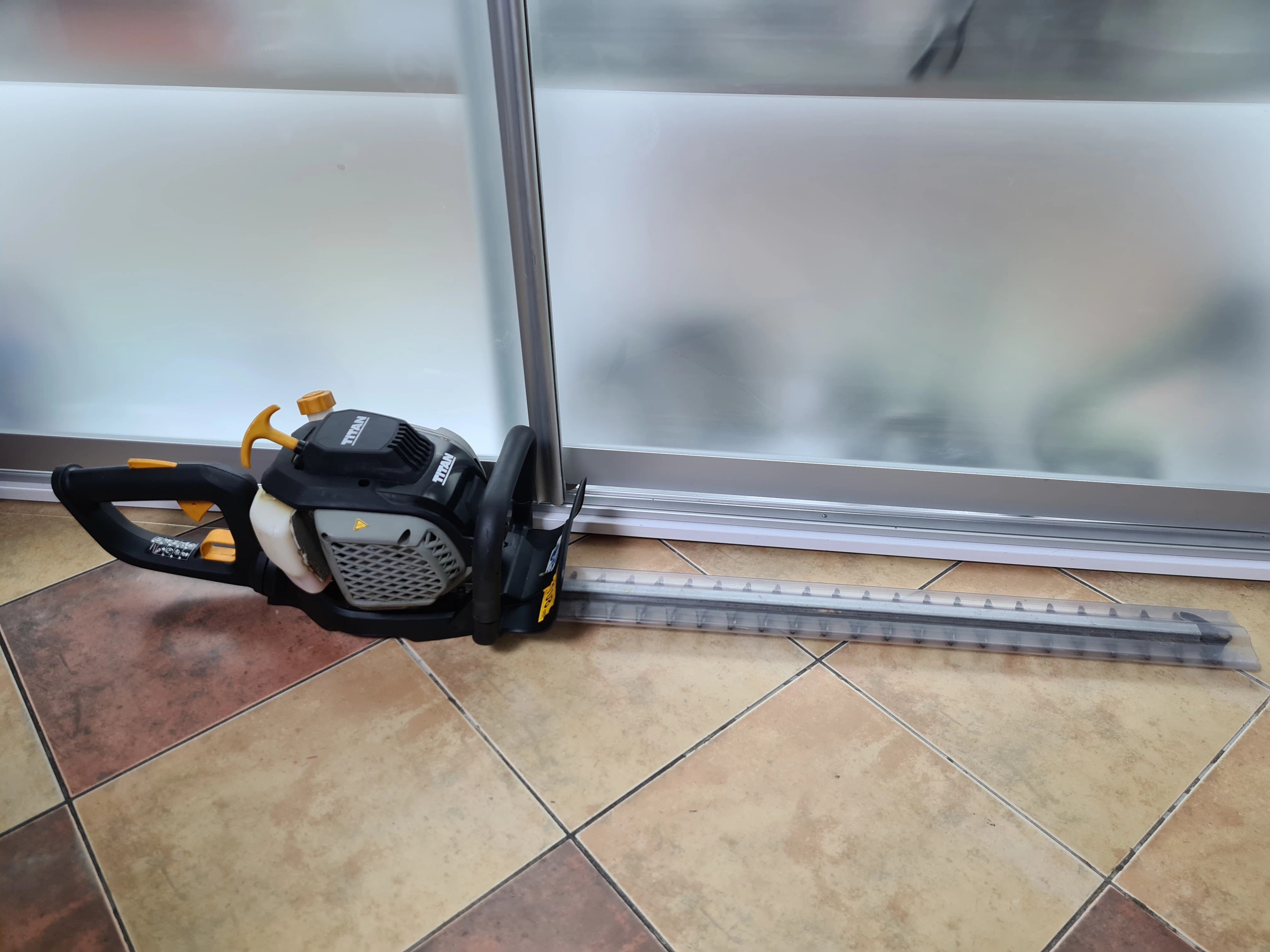 titan-spalinowe-nozyce-do-zywoplotu-tthtp26-legnicka-11-chojnow