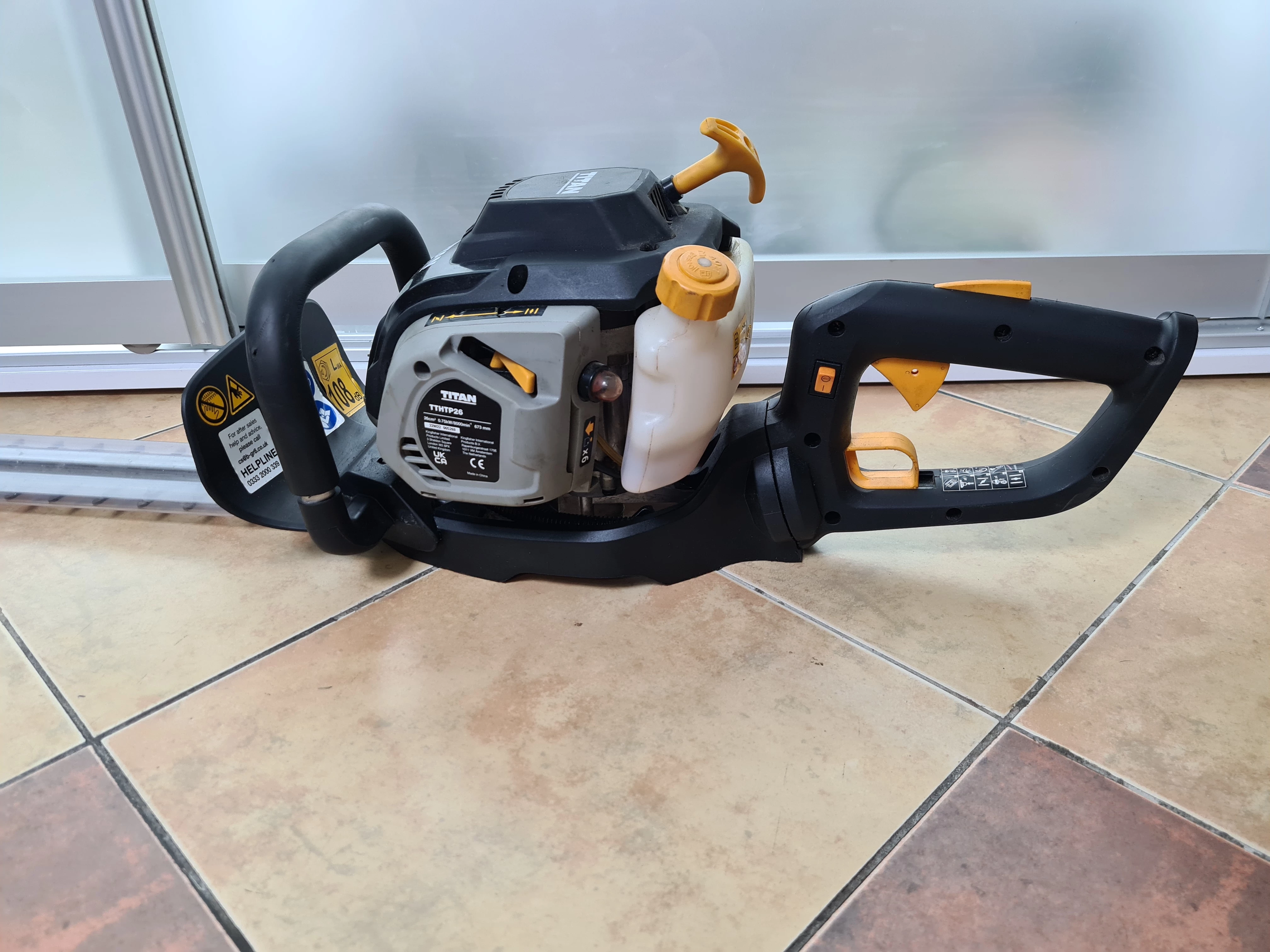 titan-spalinowe-nozyce-do-zywoplotu-tthtp26-ean-gtin-5059340124346