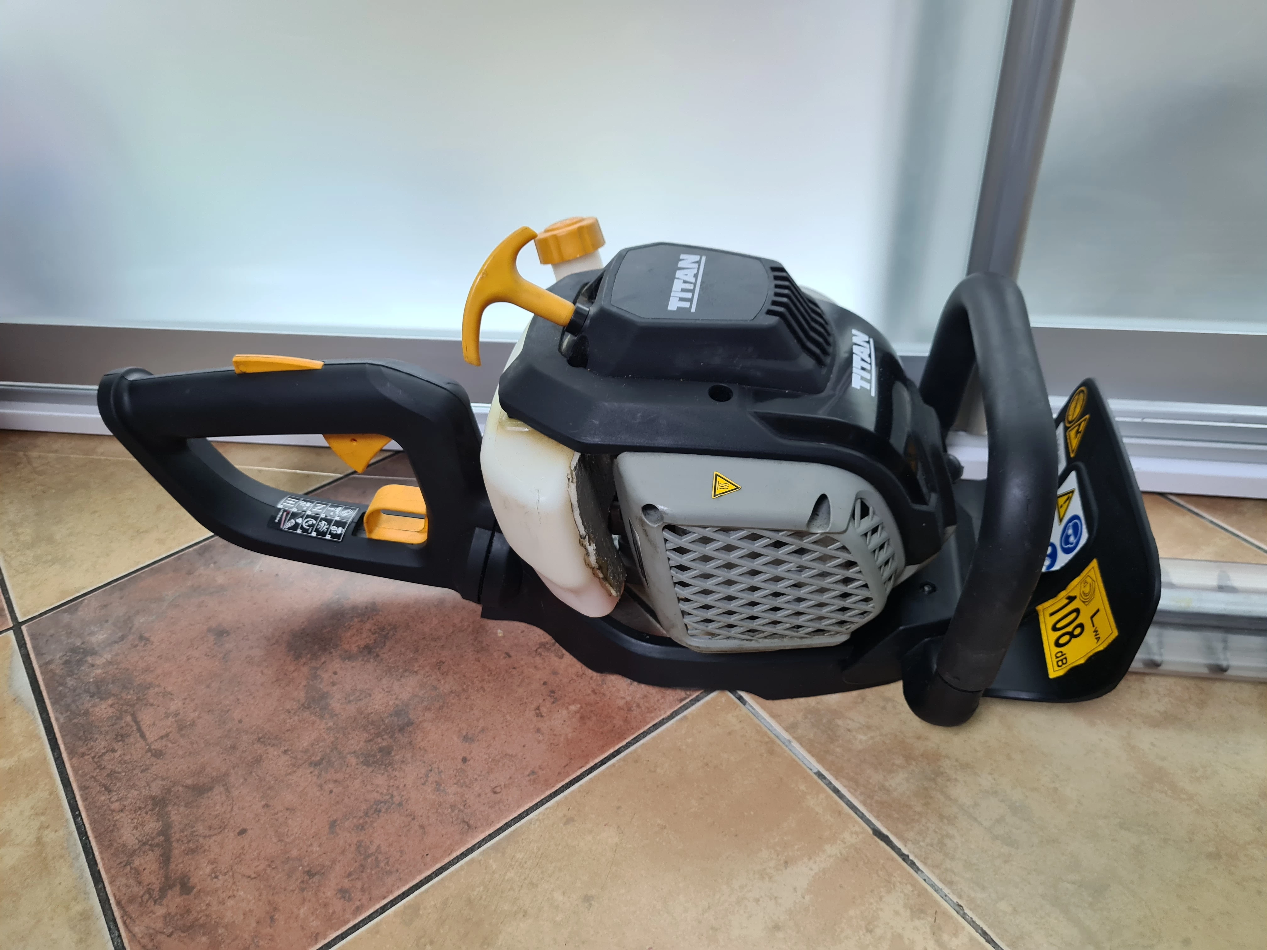 titan-spalinowe-nozyce-do-zywoplotu-tthtp26-stan-uzywany