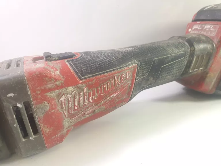 SZLIFIERKA KĄTOWA MILWAUKEE M18