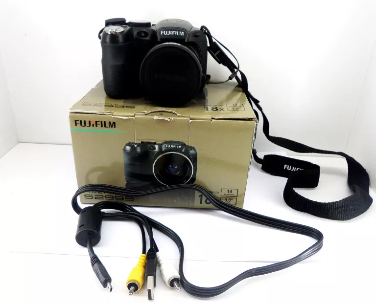 APARAT CYFROWY FUJIFILM S2995