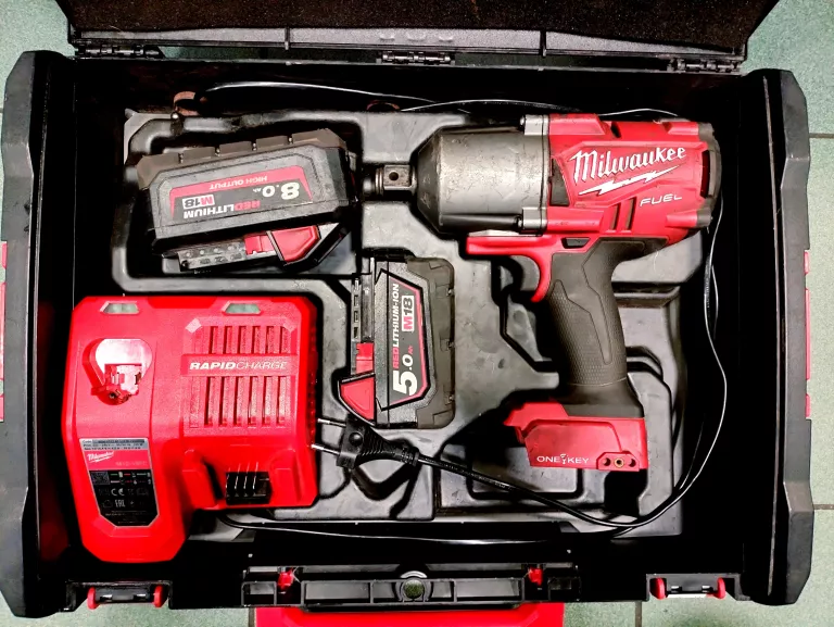 klucz-udarowy-milwaukee-m18-onefhiwf34-2-aku-80ah-50ah-ladowarka-walizka-stan-uzywany