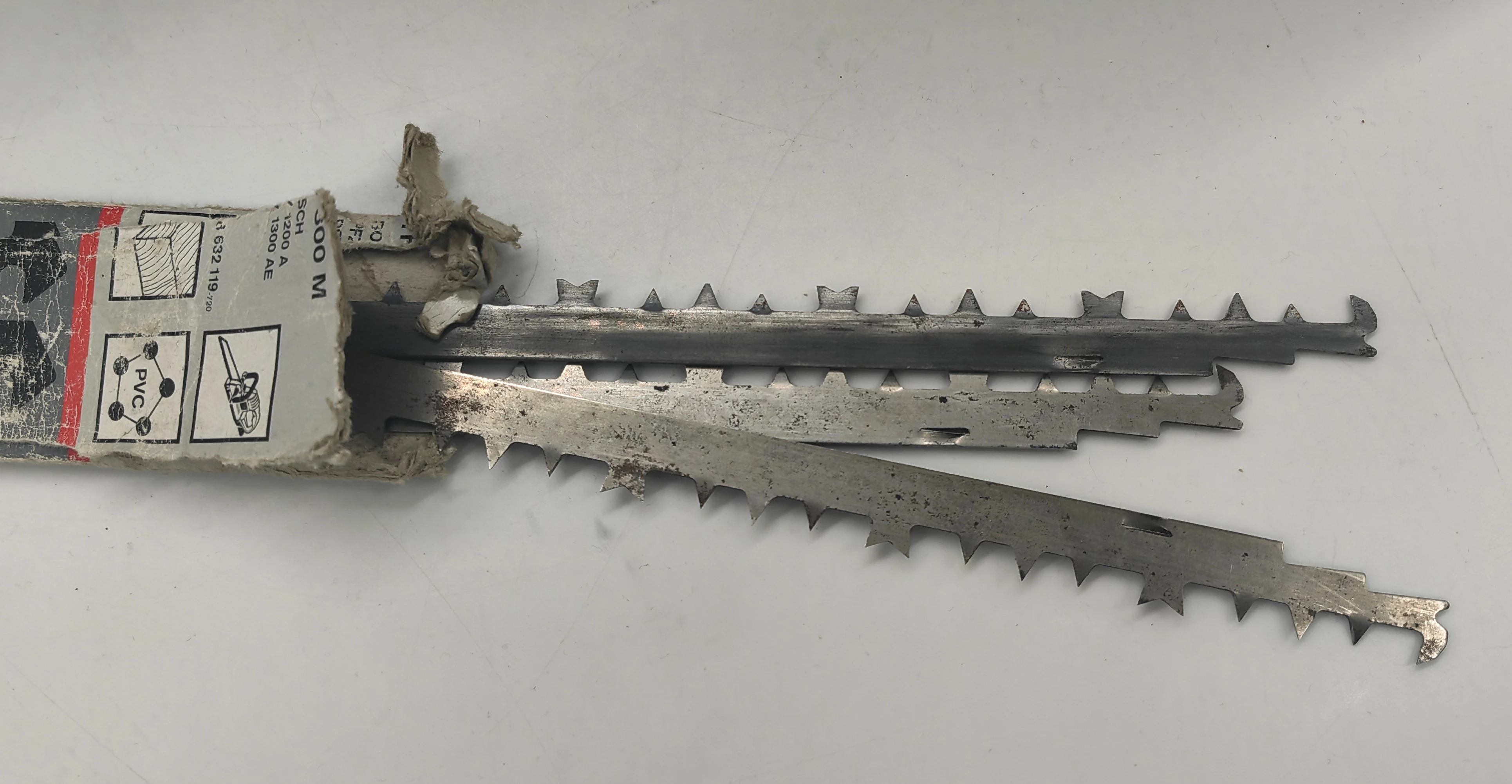 pila-szablasta-bosch-pfz-1300-ae-1300-wostrza-stan-uzywany