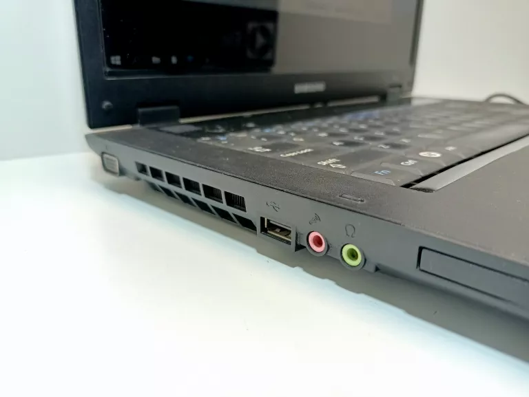 LAPTOP SAMSUNG R60 PLUS