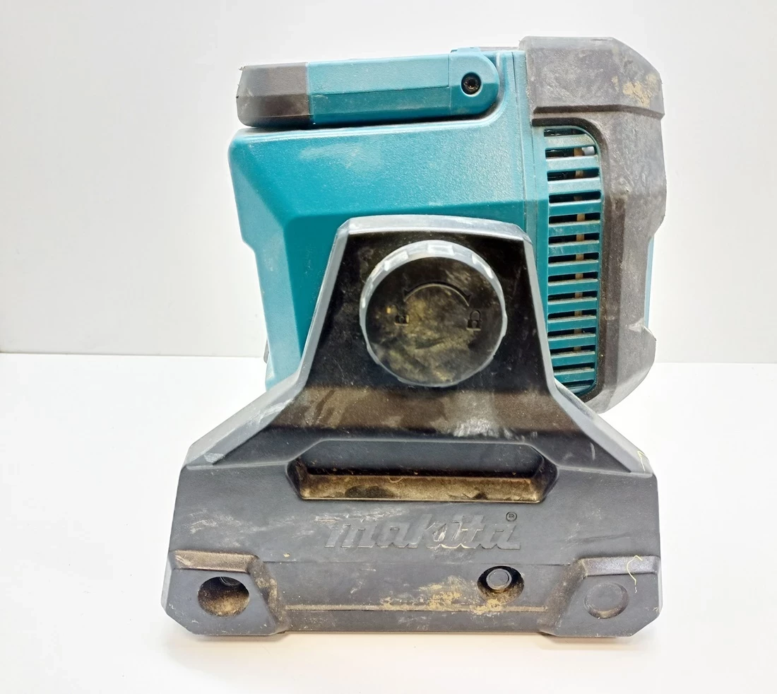 lampa-robocza-makita-dml809-bateria-stan-uzywany