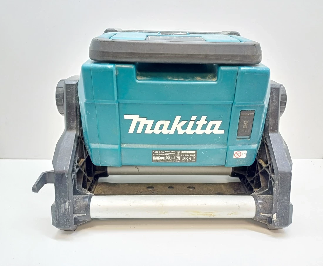 lampa-robocza-makita-dml809-bateria-moc-znamionowa-000