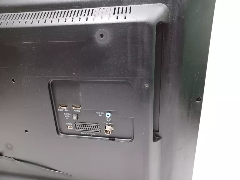 TV PHILIPS 32PHT4131/12 *PLAMY NA MATRYCY*