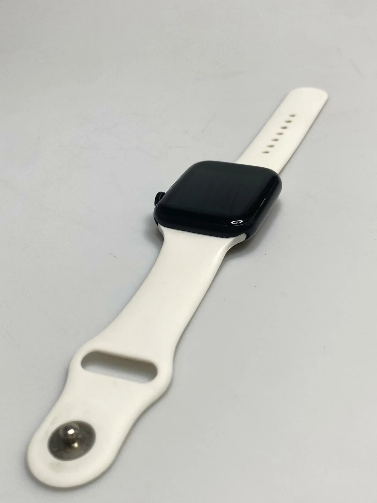 smartwatch-sportowy-nie-wlacza-sie-material-koperty-212886-258026