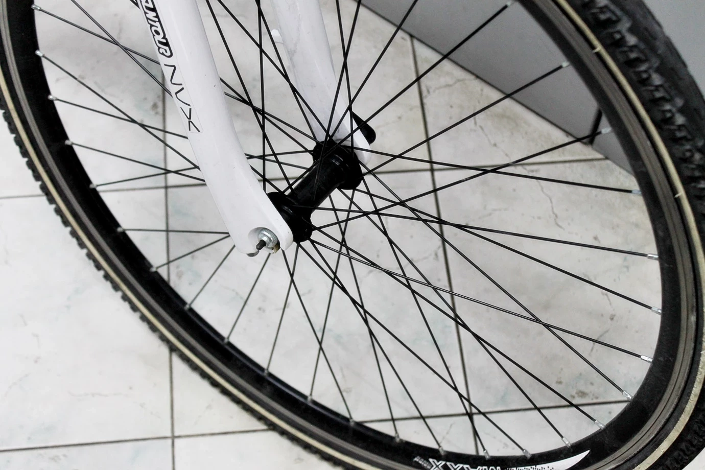 rower-spartacus-cross-rama-19-kola-28-kolor-bialy