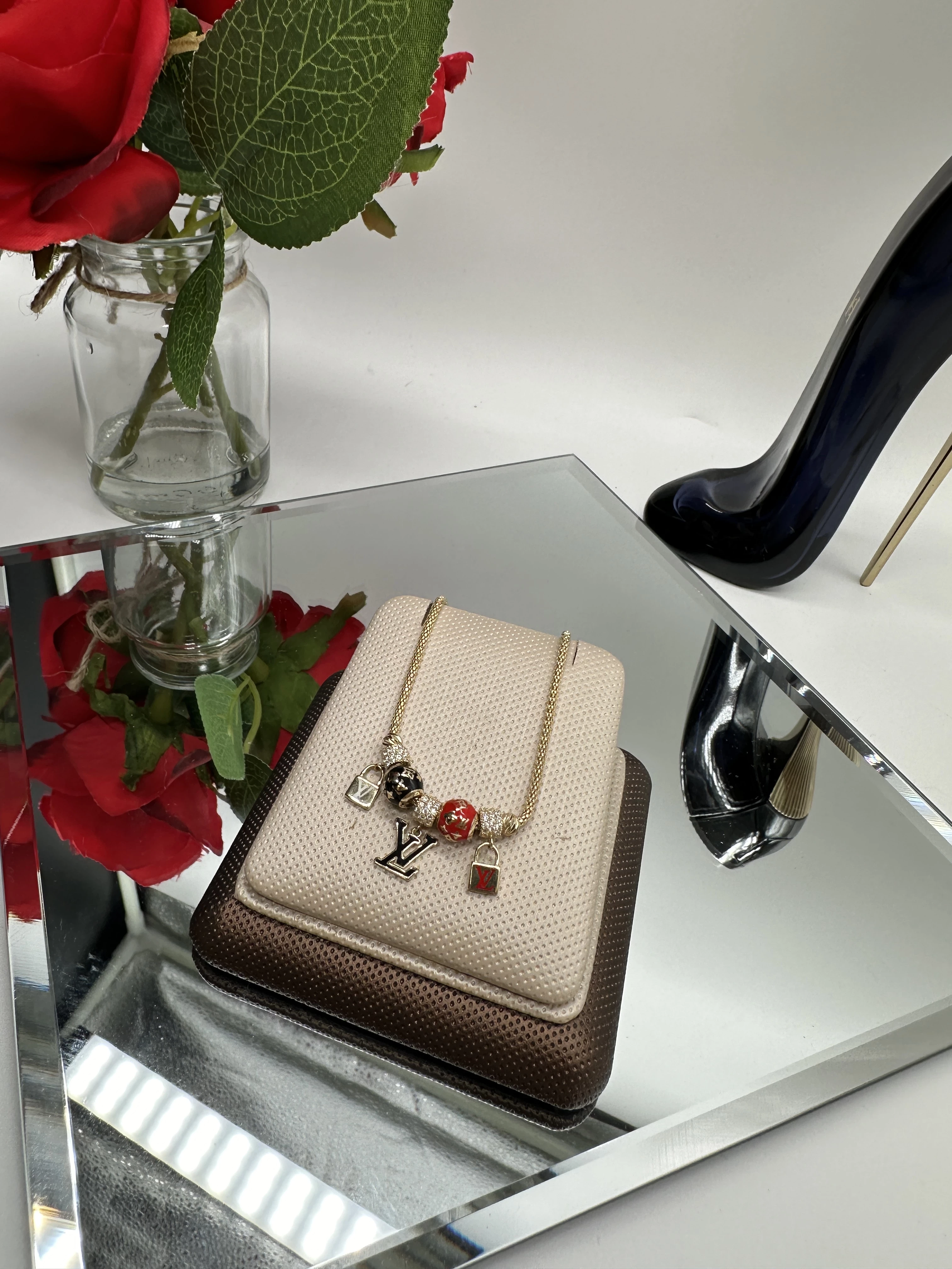 piekna-zlota-bransoletka-louis-vuitton-585-745g-16-19-cm-lv-stan-powystawowy