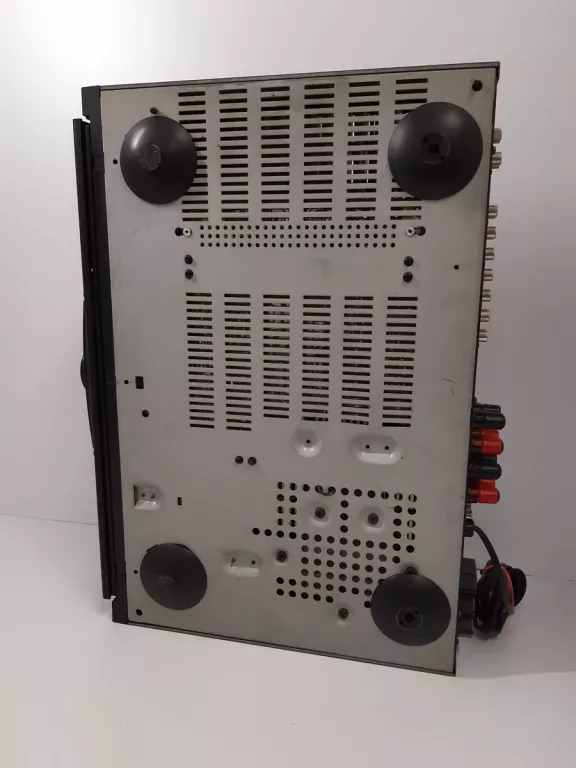 WZMACNIACZ FINEARTS BY GRUNDIG V12