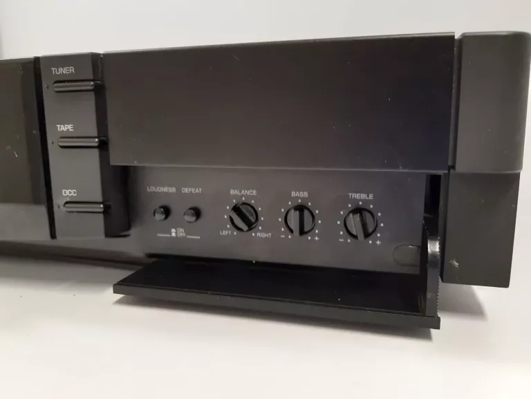 WZMACNIACZ FINEARTS BY GRUNDIG V12
