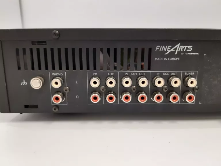 WZMACNIACZ FINEARTS BY GRUNDIG V12