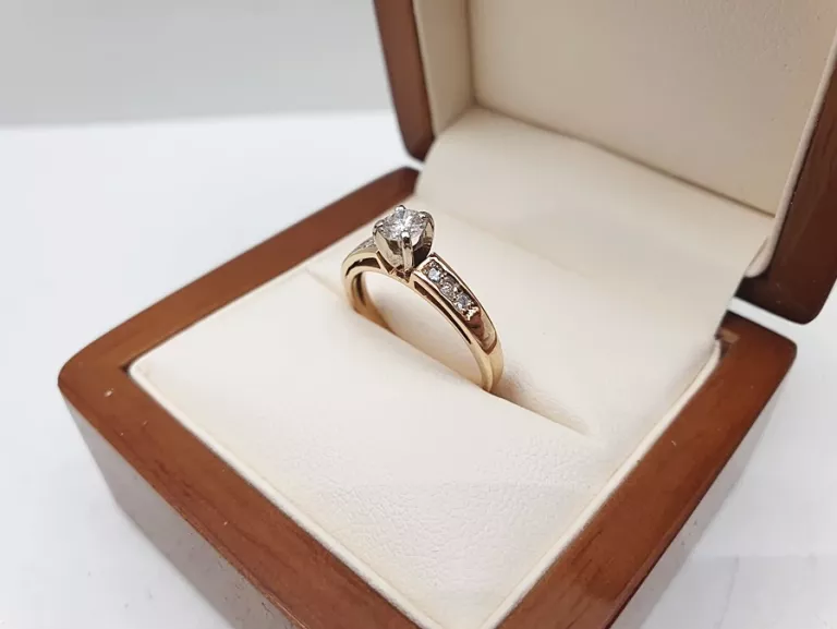 sliczny-zloty-pierscionek-brylanty-zareczynowy-585-14ct-230g-r12-rodzaj-2205-2