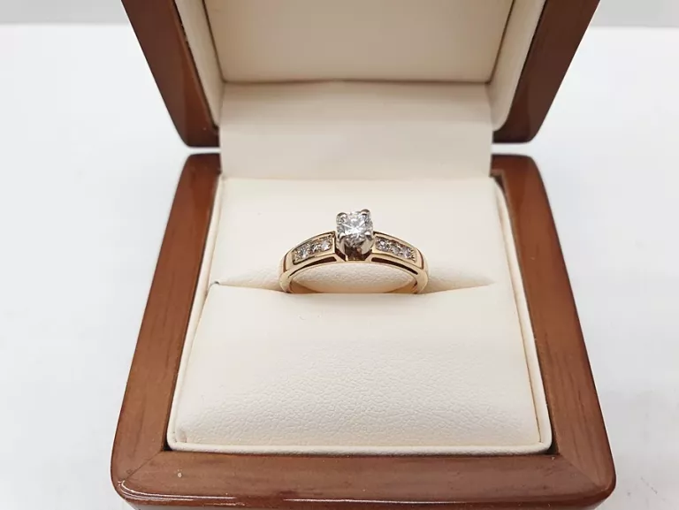 sliczny-zloty-pierscionek-brylanty-zareczynowy-585-14ct-230g-r12-strzegomska-200-wroclaw