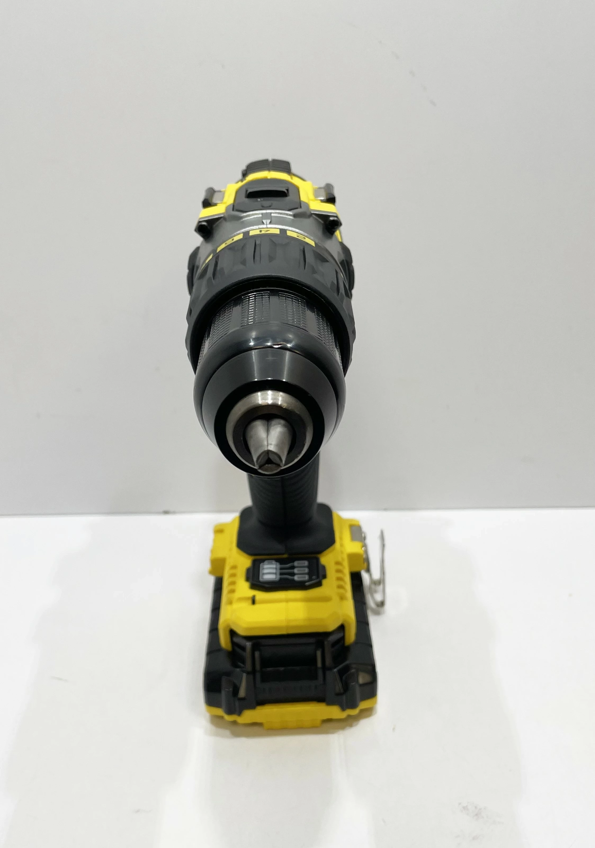 wkretarka-stanley-fmc625d2-komplet-walizka-paragon-pojemnosc-akumulatora-20