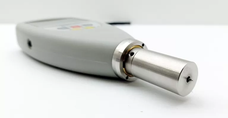 profesjonalny-cyfrowy-twardosciomierz-shore-a-typu-a-sauter-hda-100-1-ean-gtin-4045761139589