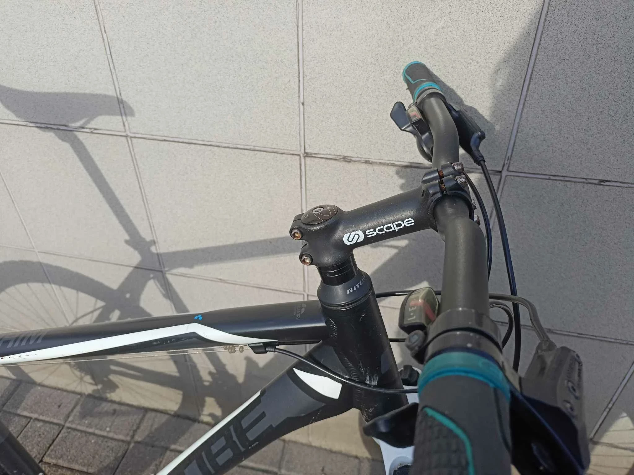 rower-gorski-cube-aim-cmpt-24-rozmiar-ramy-brak-informacji