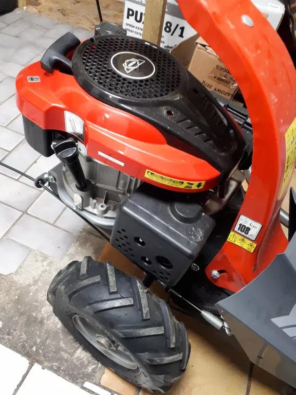 kosiarka-listwowa-hecht-587-pojemnosc-kosza-0