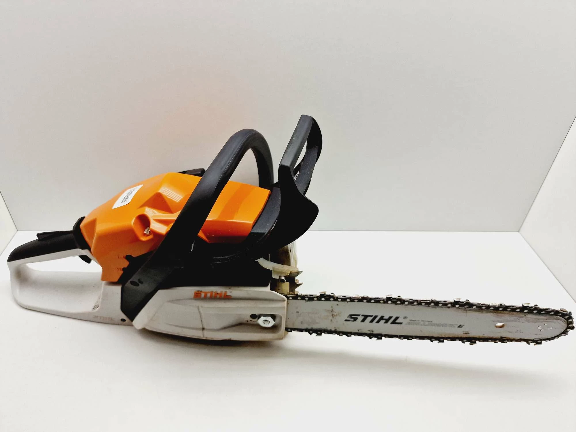 pila-lancuchowa-stihl-ms-212-35-cm-1800-w-zasilanie-spalinowe
