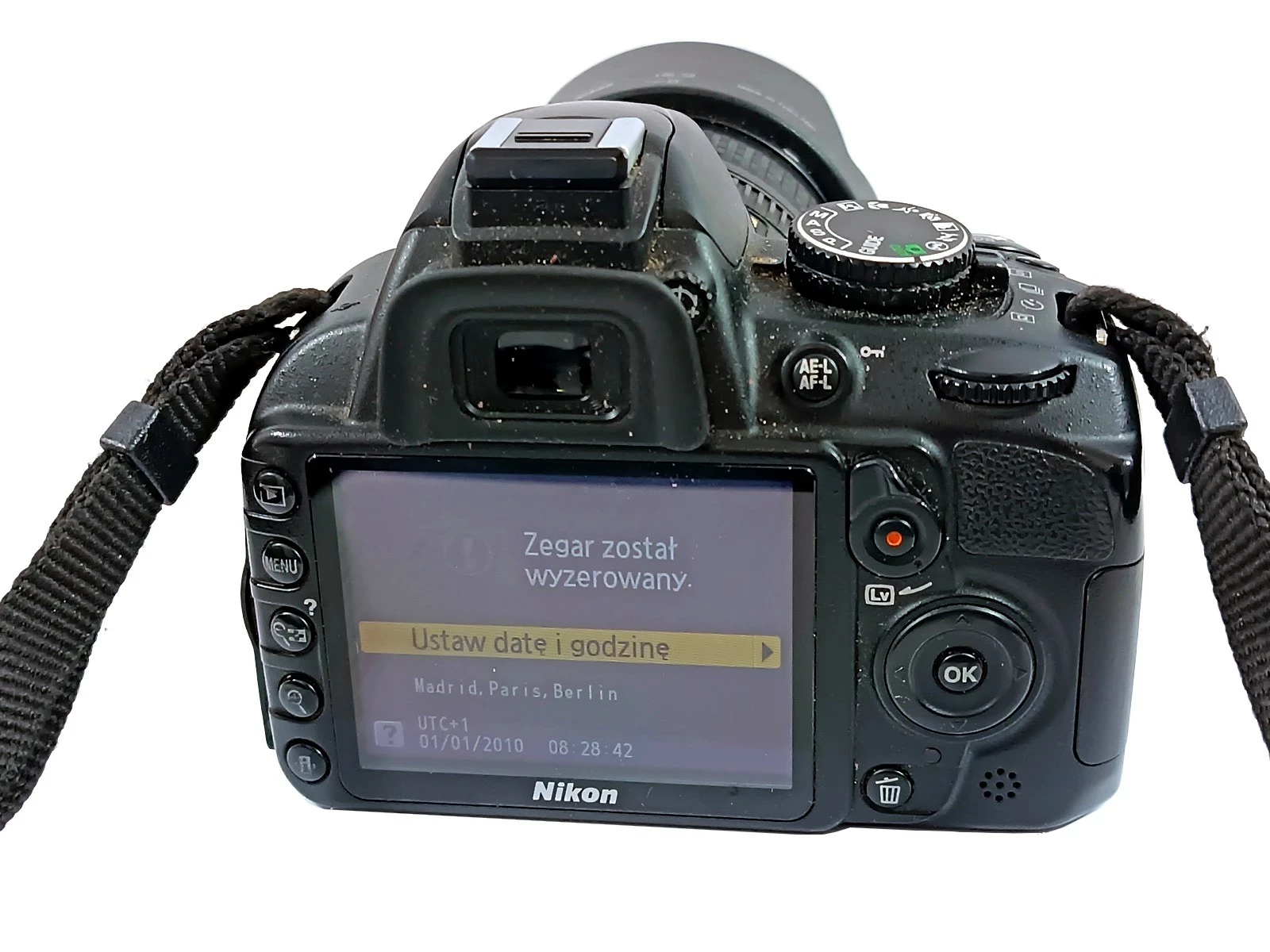 aparat-nikon-d3100-w-zestawie-korpus-obiektyw