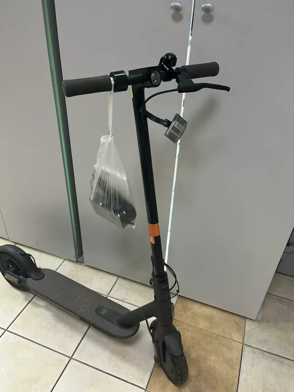 HULAJNOGA XIAOMI MI ELECTRIC SCOOTER ESSENTIAL