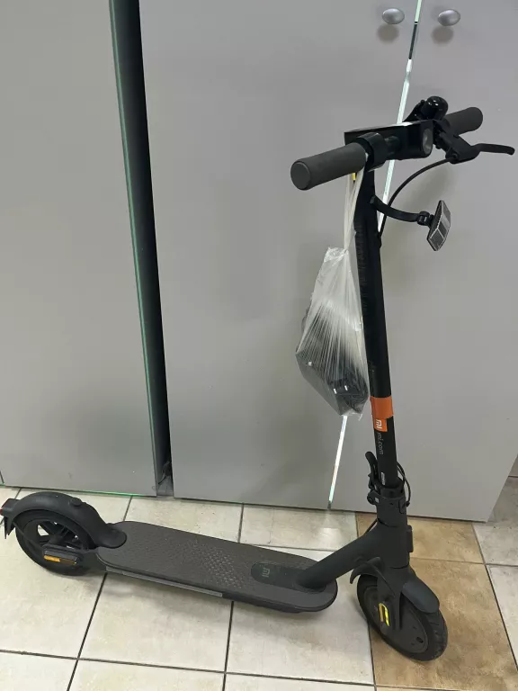 HULAJNOGA XIAOMI MI ELECTRIC SCOOTER ESSENTIAL