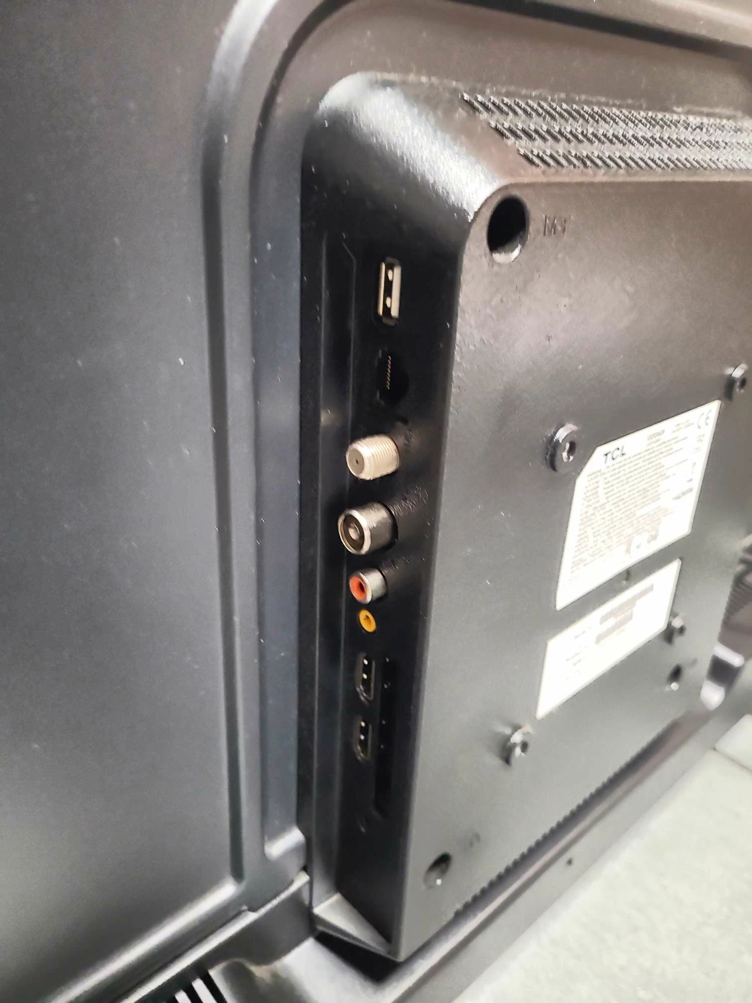 telewizor-led-tcl-32dd429-32-pudelko-pilot-przekatna-ekranu-cale-32