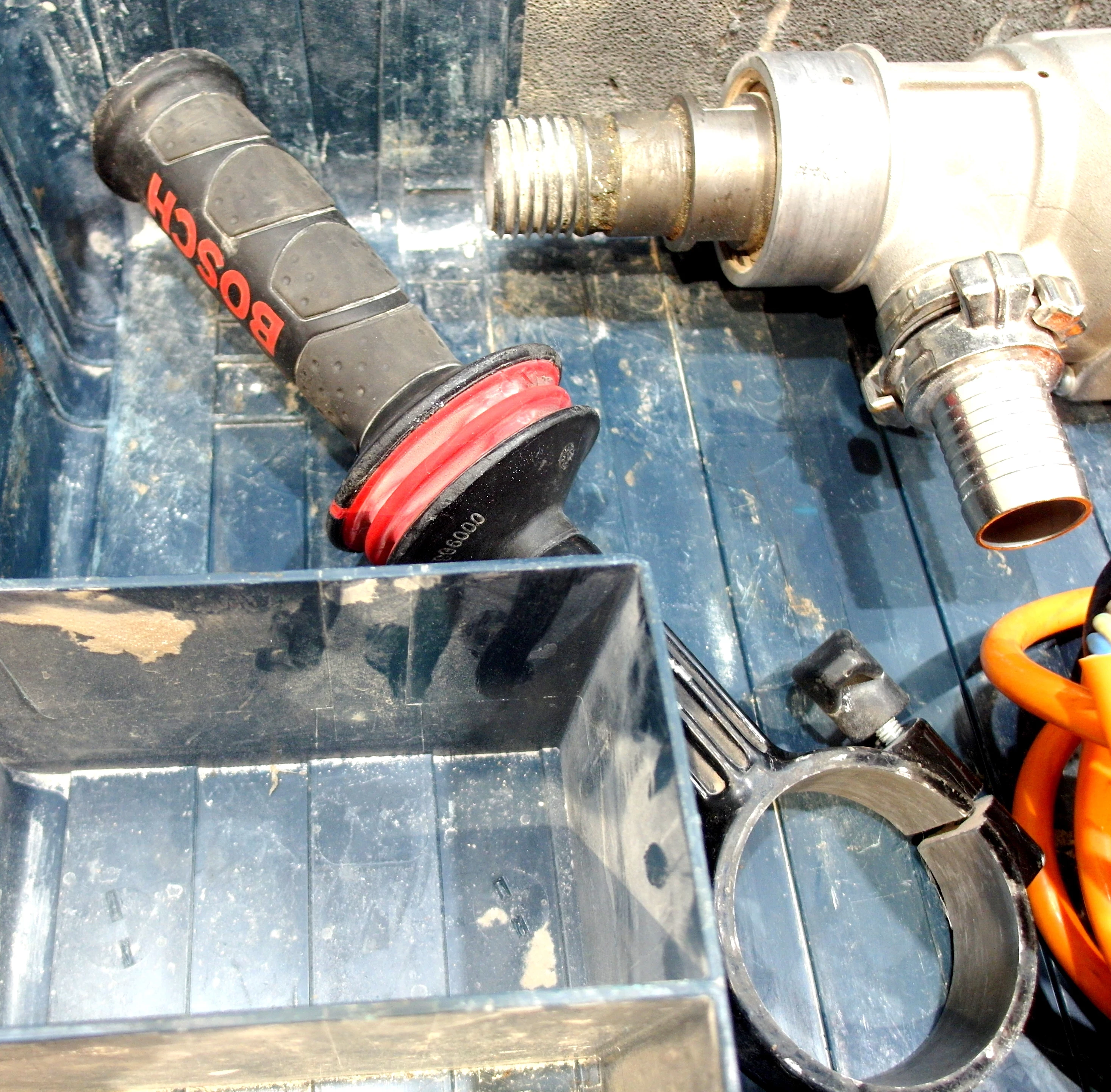 wiertnica-diamentowa-bosch-gdb-180-we-marka-bosch