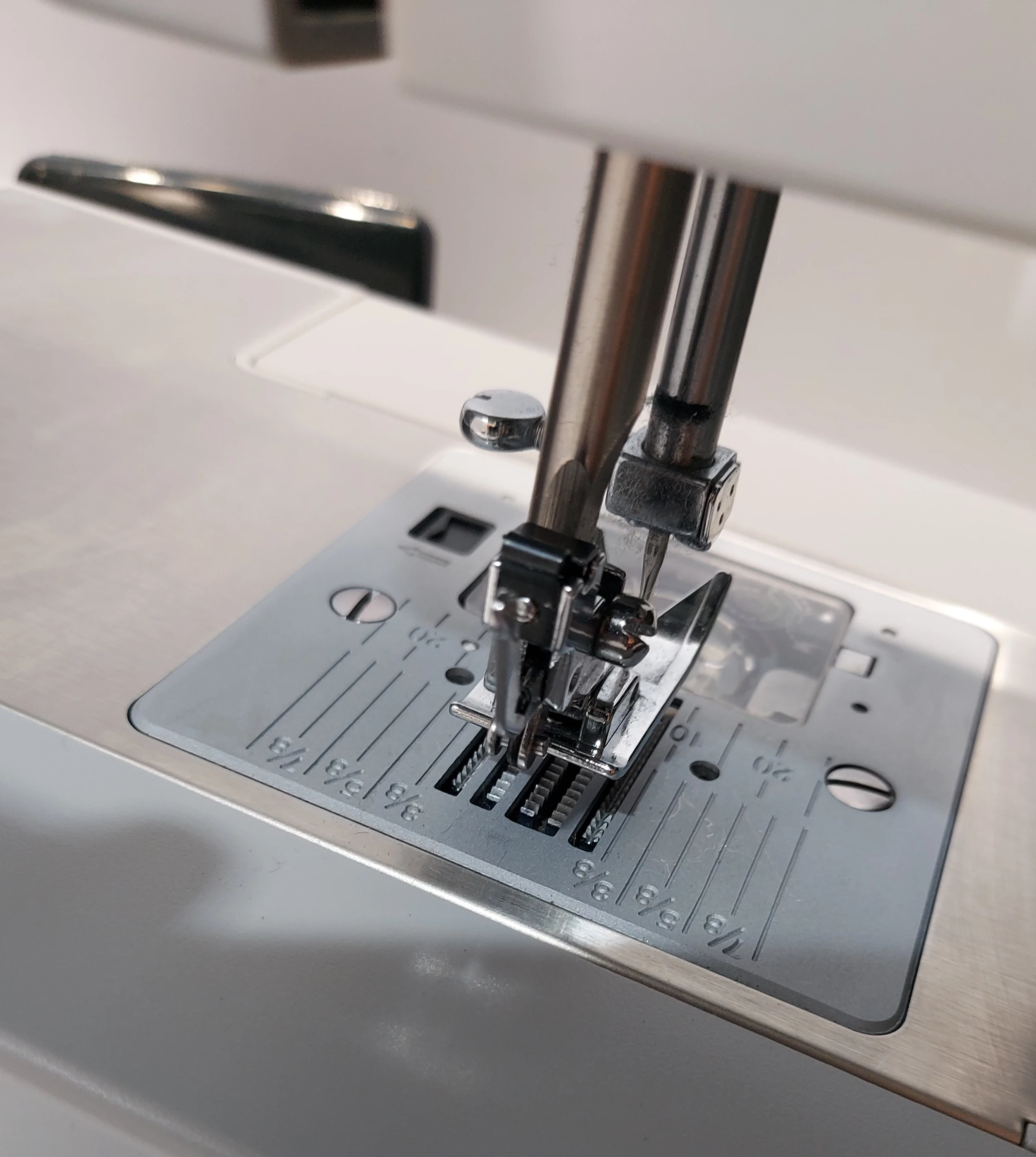 maszyna-do-szycia-singer-heavy-duty-4411-product-id-b9382a55-ef2d-400d-bb01-89e5f94df83c