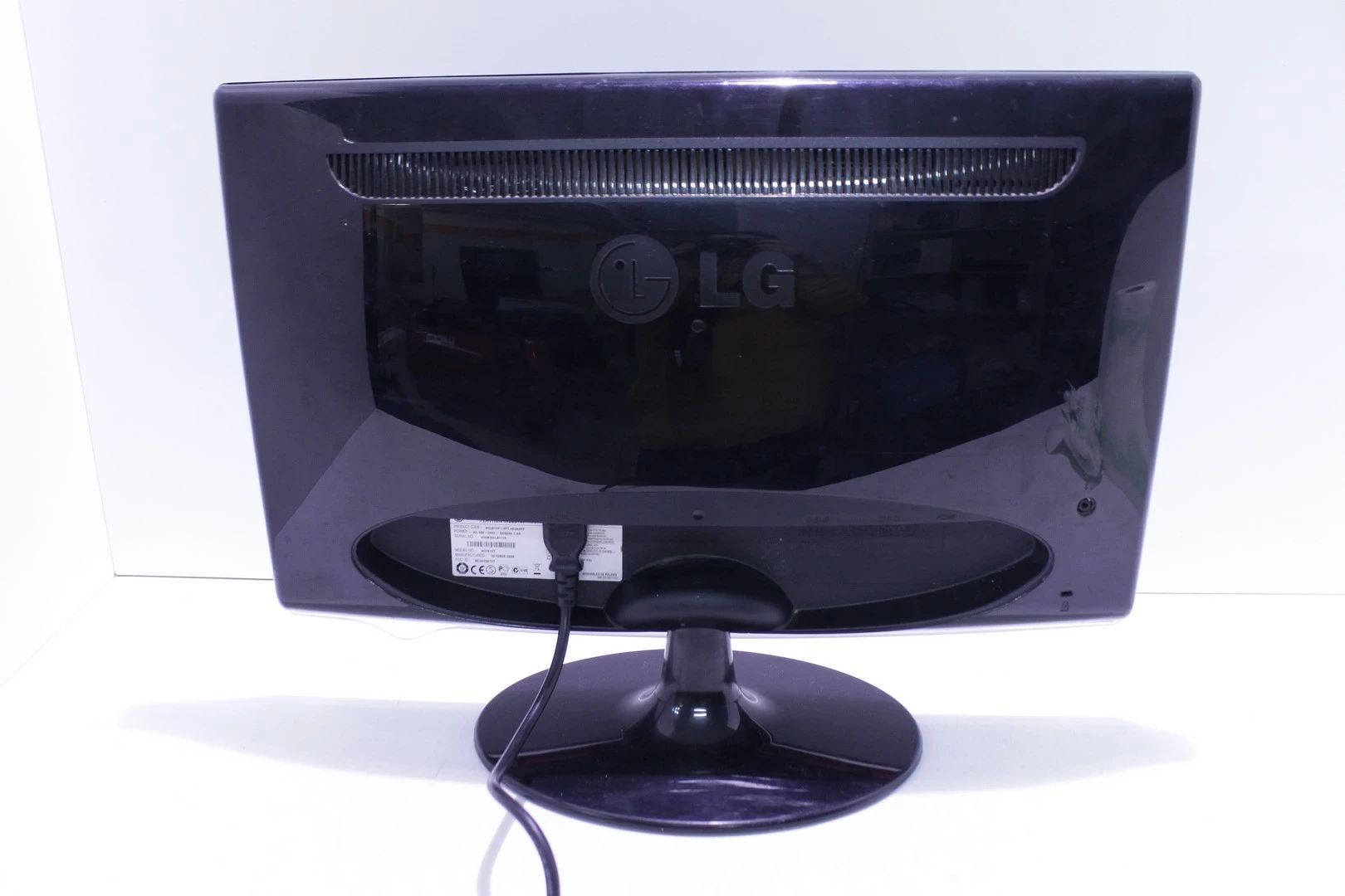 monitor-lg-w2261vp-at-opis-rodzaj-podswietlania-led