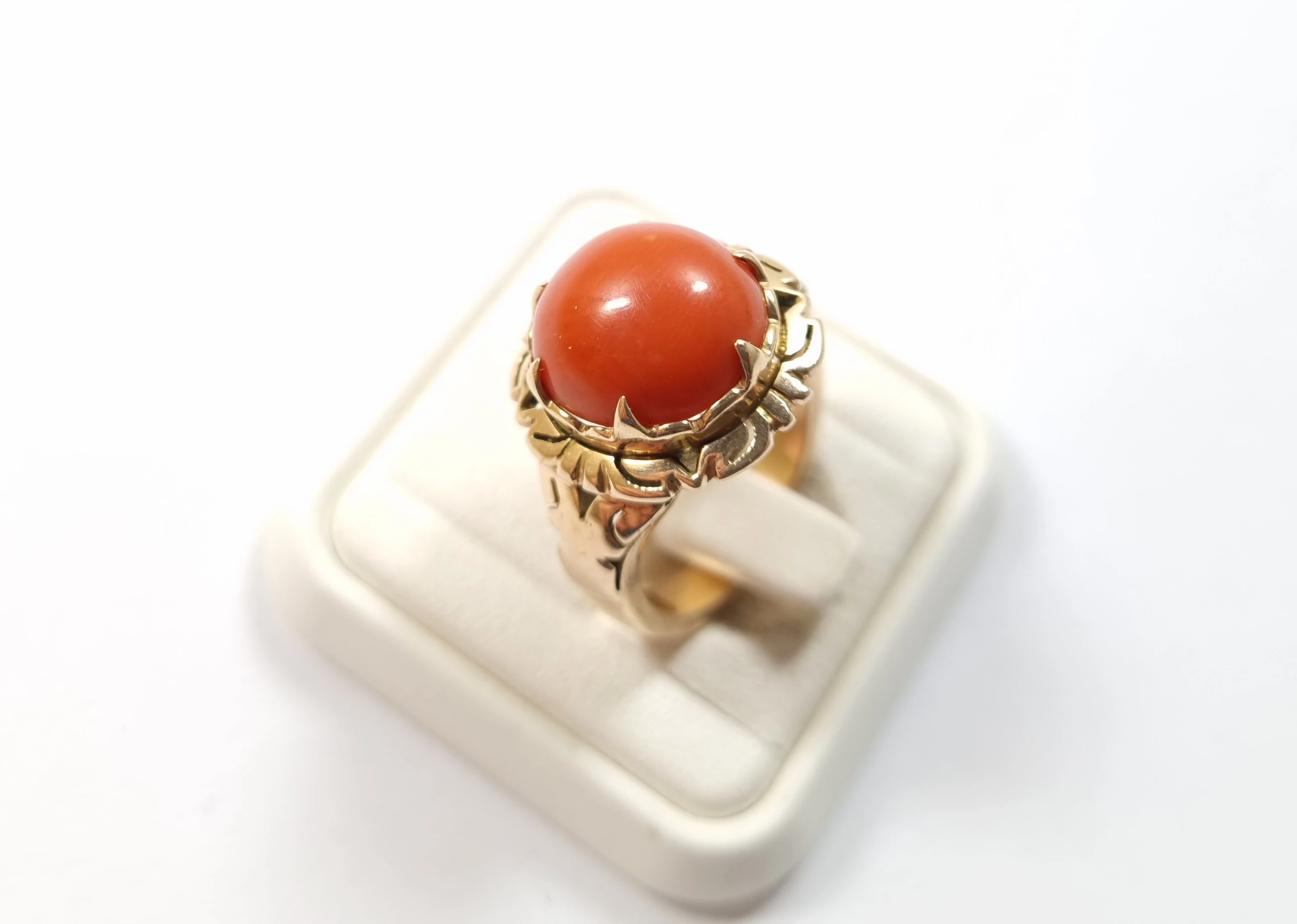 zloty-pierscionek-z-koralem-585-w867-r16-rodzaj-wyrob-jubilerski