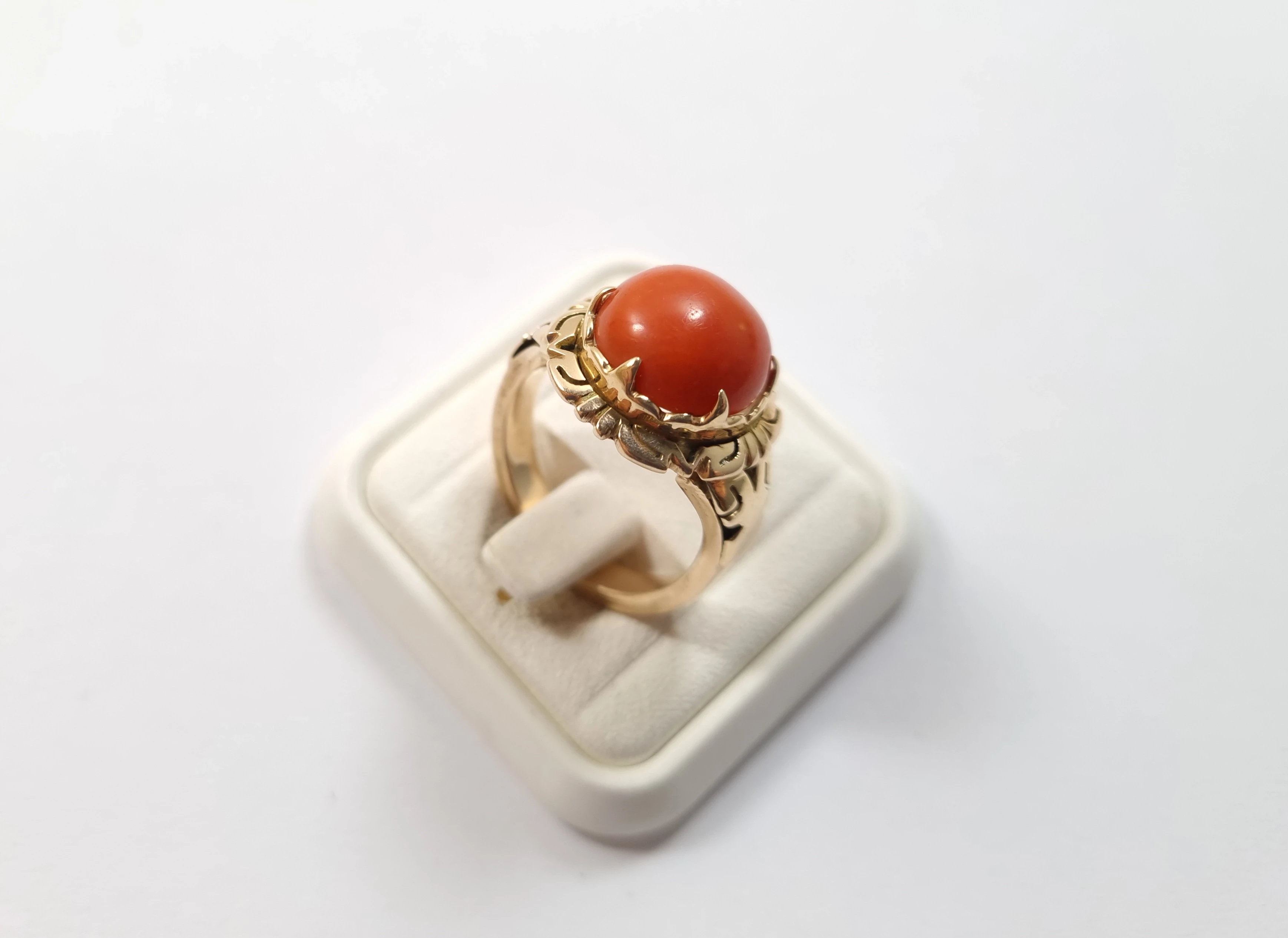 zloty-pierscionek-z-koralem-585-w867-r16-pulawska-26-warszawa