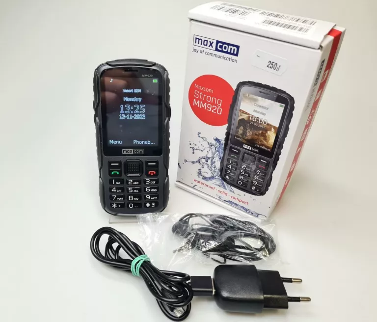 TELEFON MAXCOM STRONG MM920 ZESTAW!