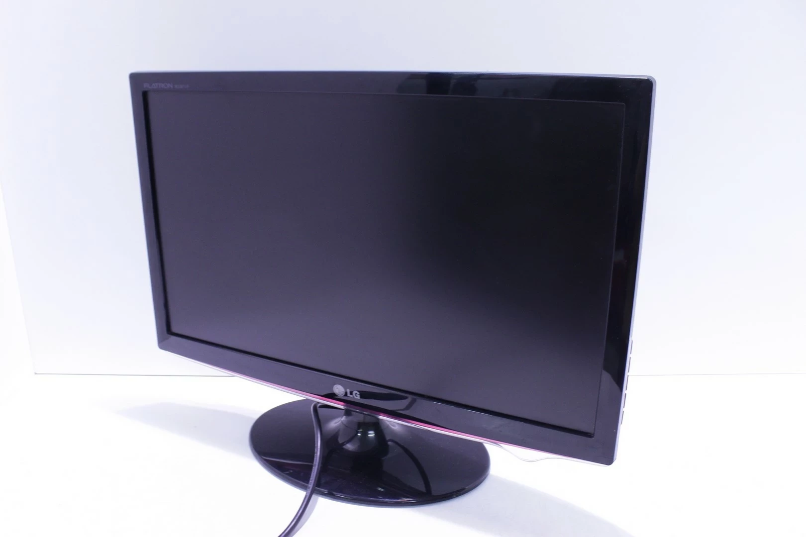 monitor-lg-w2261vp-at-opis-ean-gtin-8808992584001
