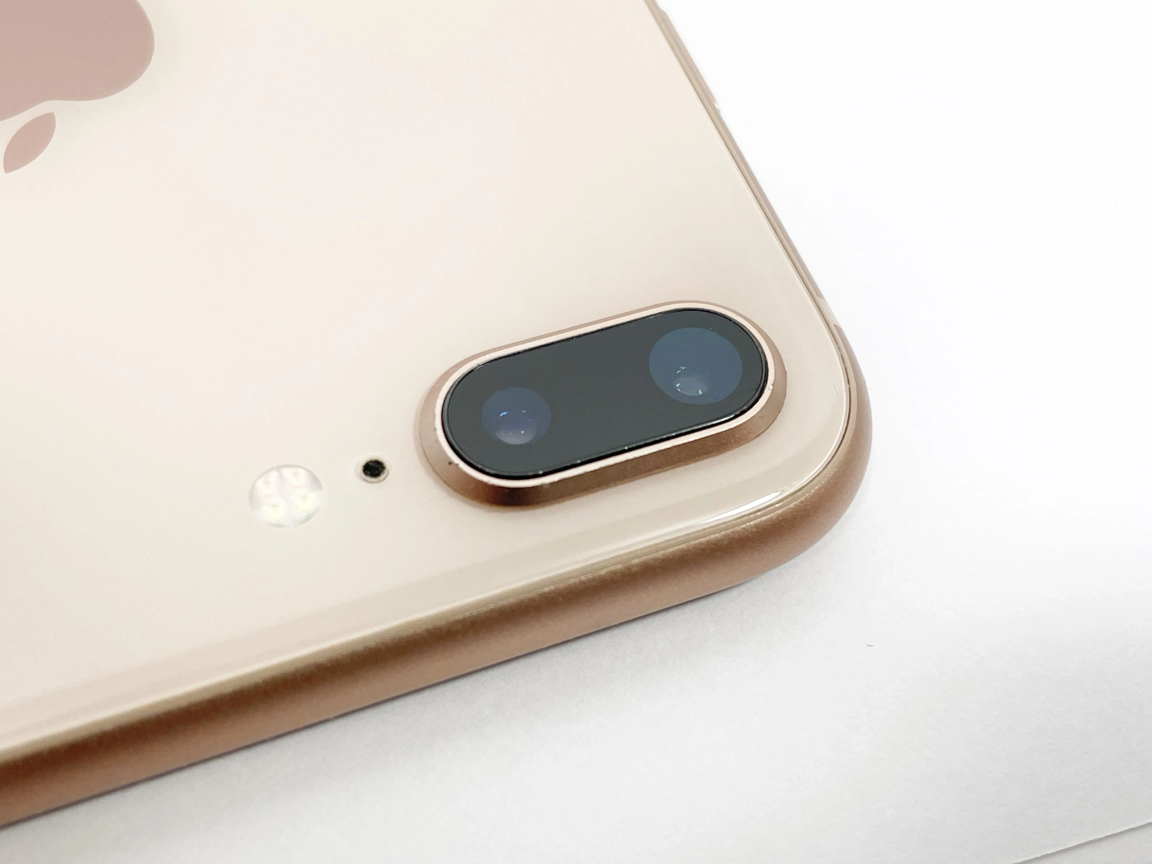 telefon-apple-iphone-8-plus-64-gb-mega-okazja-transmisja-danych-4g-lte