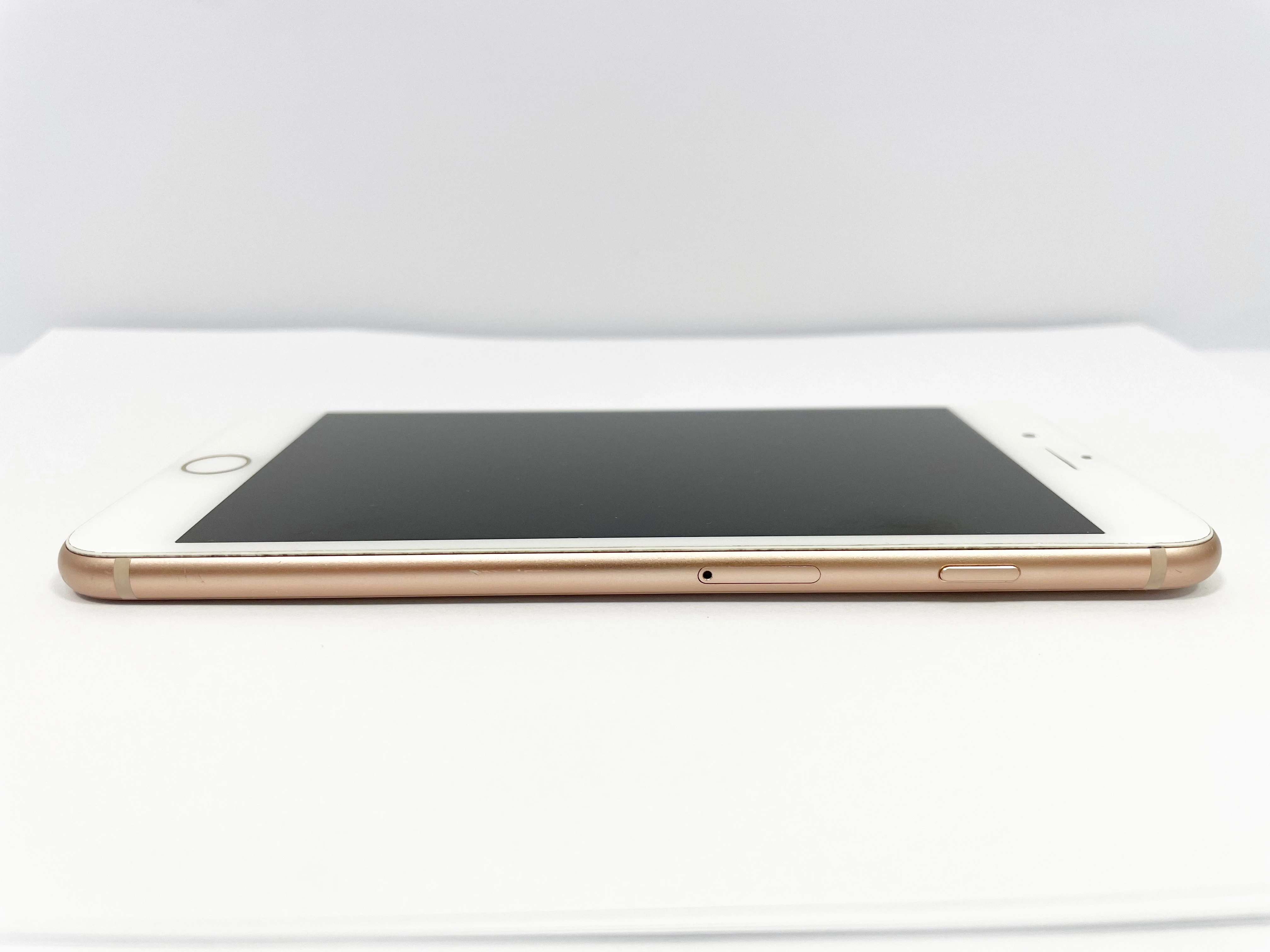 telefon-apple-iphone-8-plus-64-gb-mega-okazja-przekatna-ekranu-550