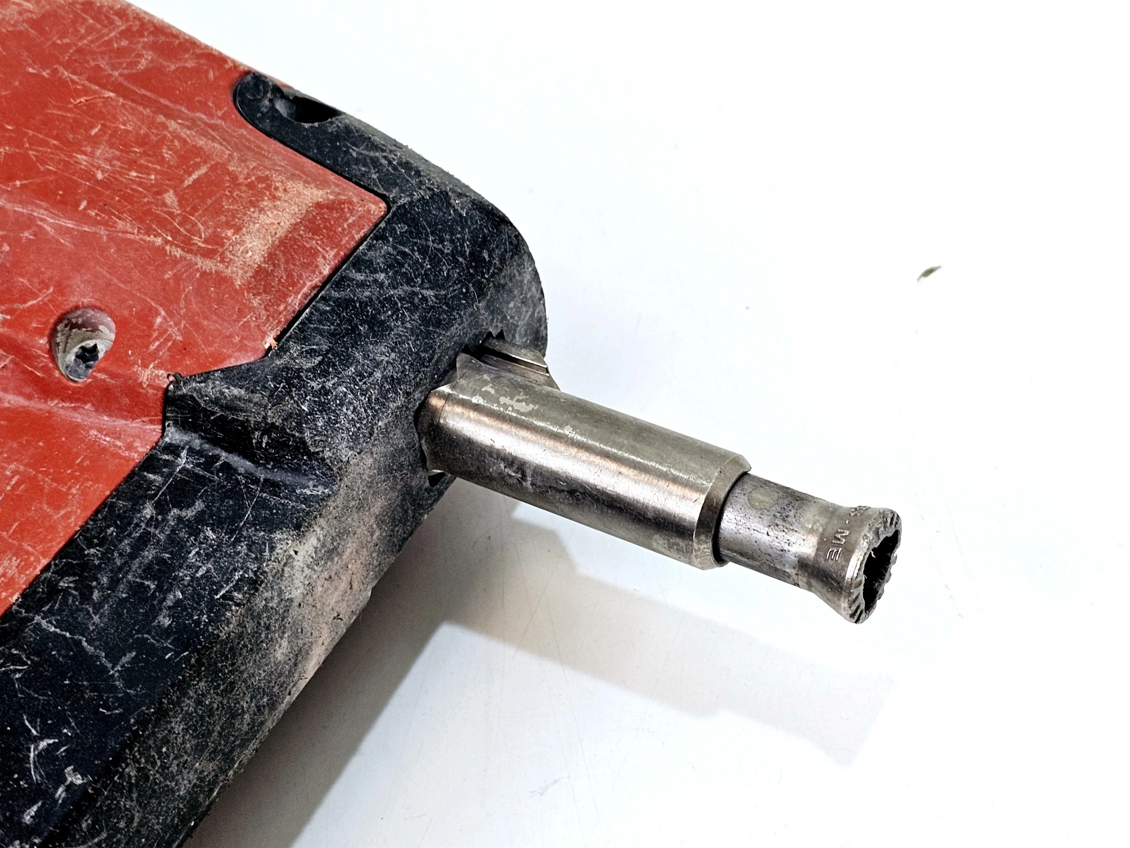 osadzak-gwozdziarka-akumulatorowa-hilti-bx-3-marka-hilti