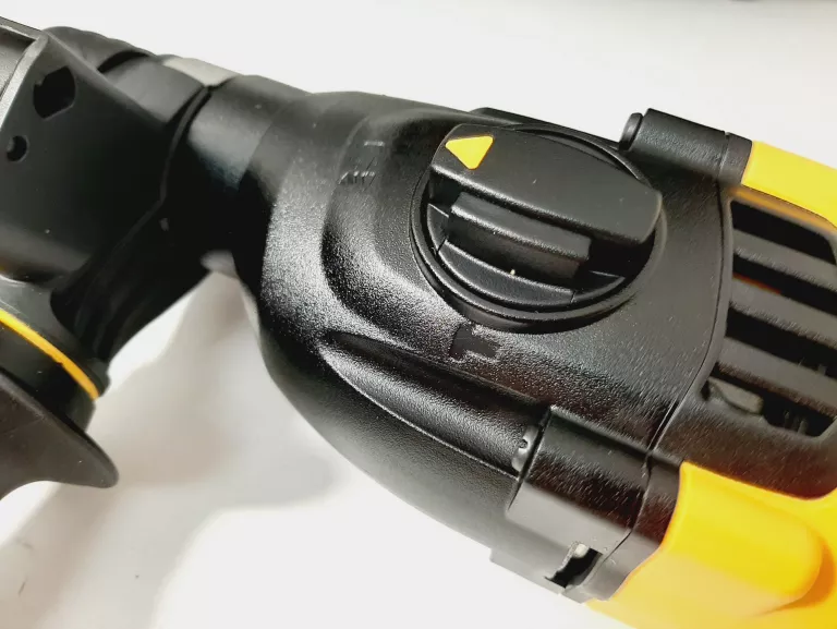 MŁOTOWIERTARKA DEWALT D25133K-QS SDS+ 800W 2.6J