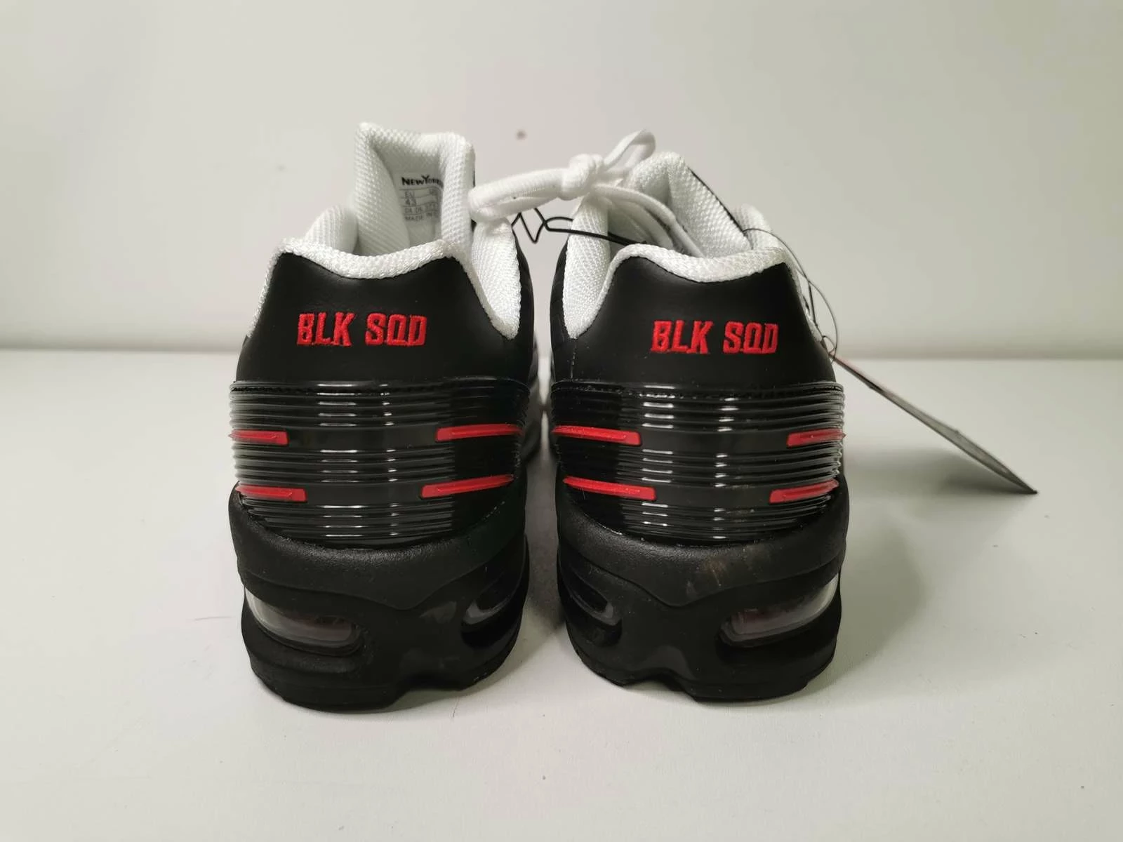 black-squad-buty-exploration-roz-43-marka-skechers