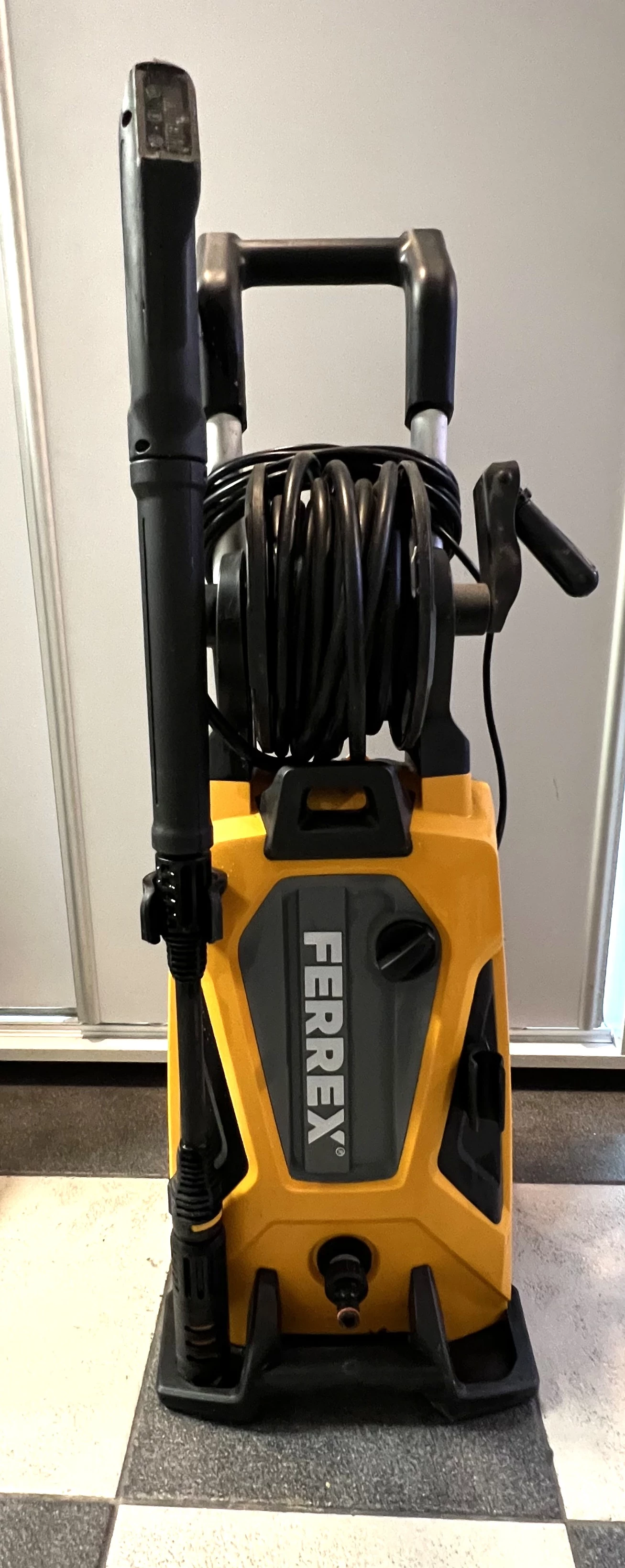 myjka-cisnieniowa-ferrex-150-bar-2400-w-damrota-13-sj-prudnik