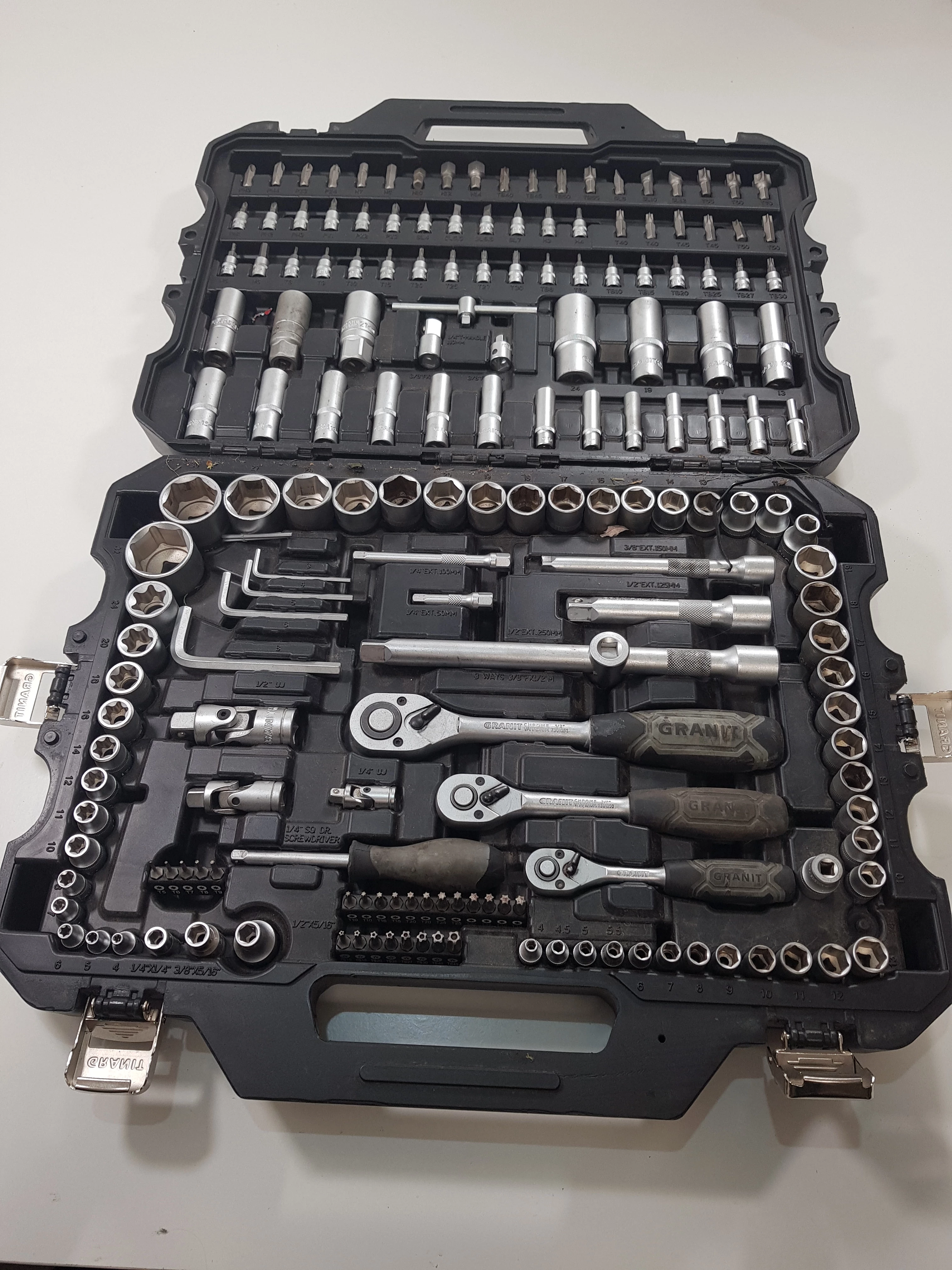 zestaw-kluczy-granit-walizka-zamkowa-8a-krasnystaw