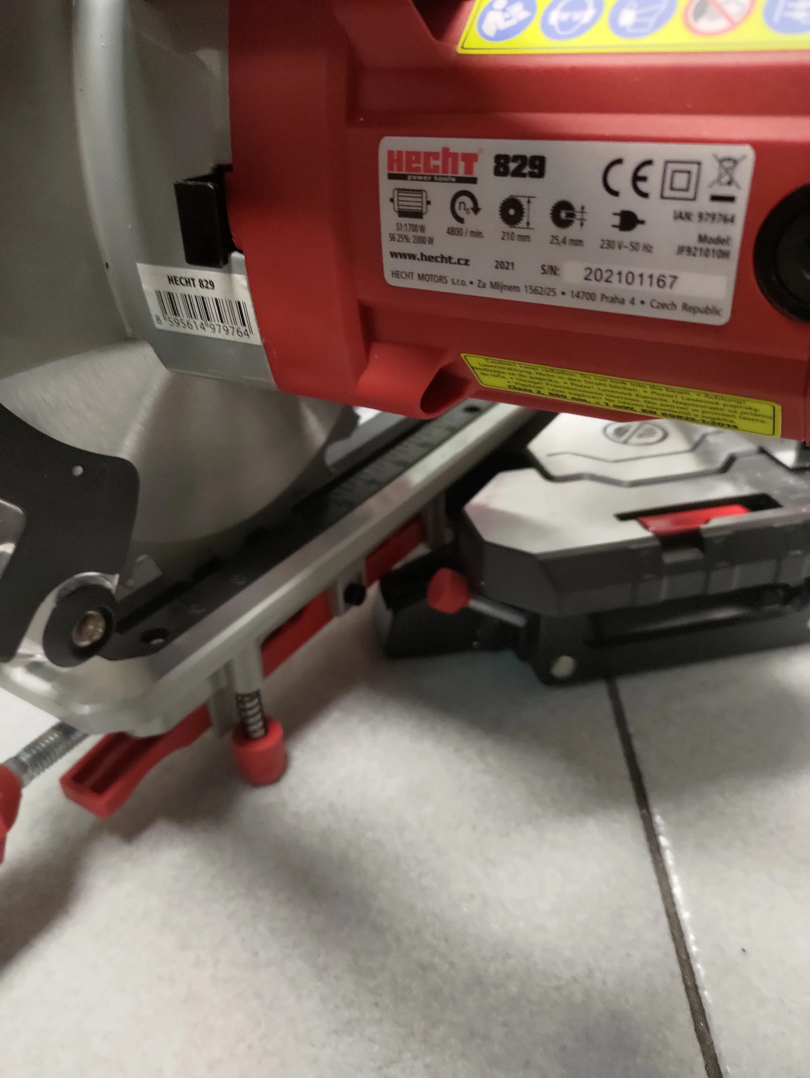 pila-ukosowa-hecht-829-ukosnica-z-laserem-2000w-210-mm-jak-nowa-gw-ean-gtin-8595614926768